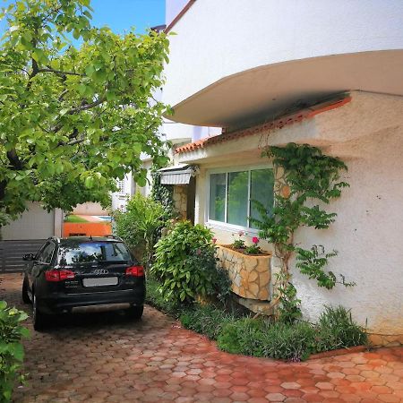 Apartments Bilic With Garden & Swimming Pool - 50M From The Beach بيشكانا أوفالا المظهر الخارجي الصورة