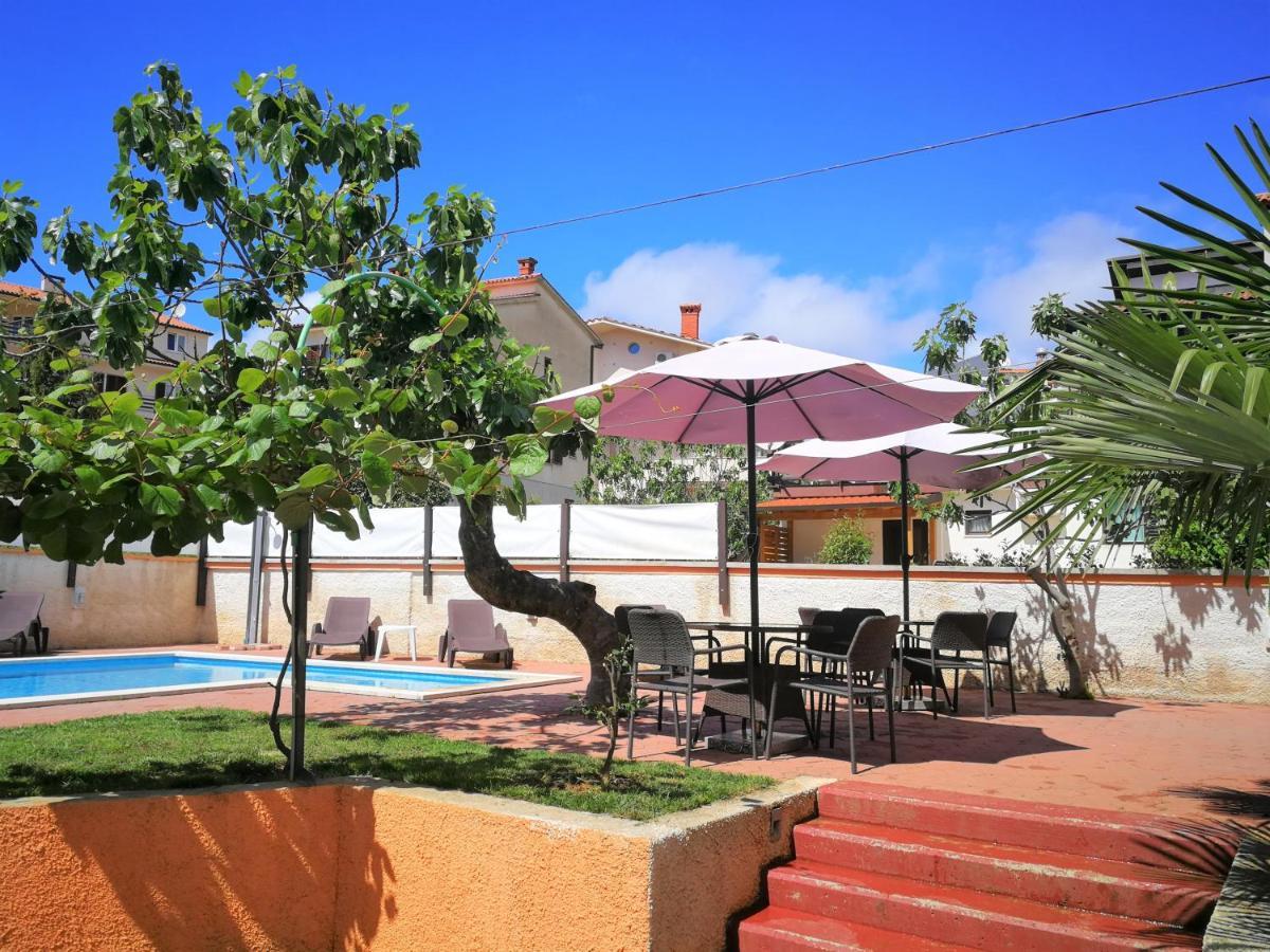 Apartments Bilic With Garden & Swimming Pool - 50M From The Beach بيشكانا أوفالا المظهر الخارجي الصورة
