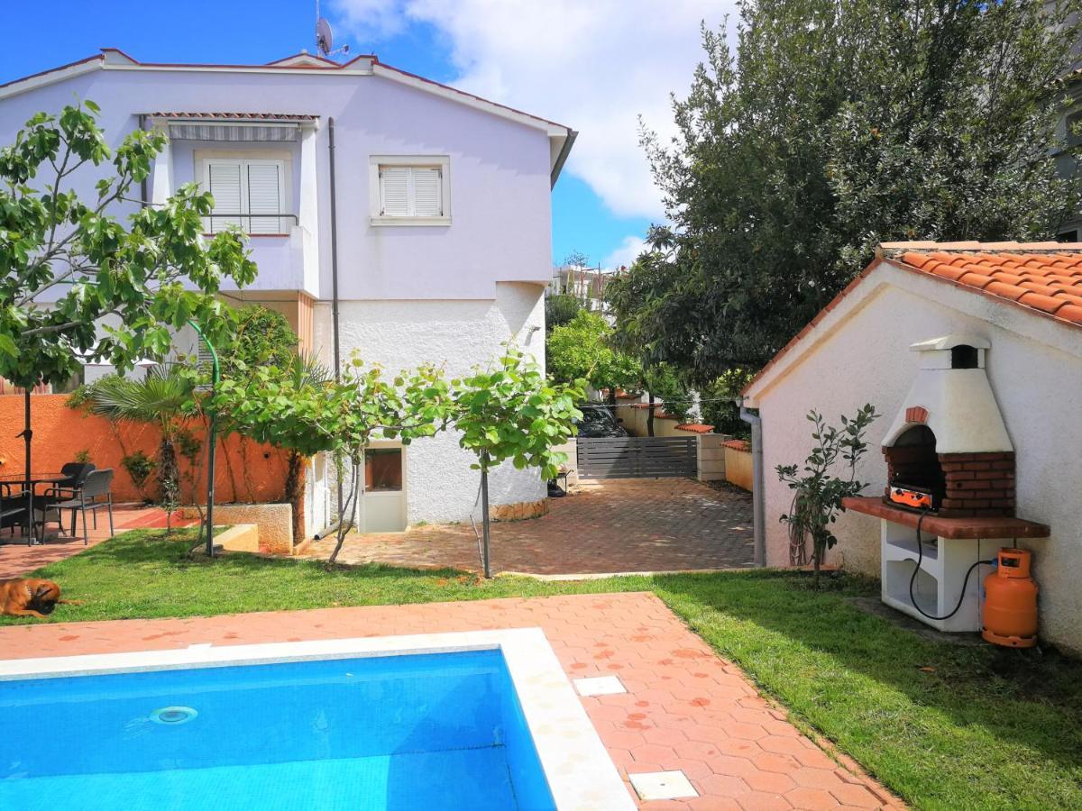 Apartments Bilic With Garden & Swimming Pool - 50M From The Beach بيشكانا أوفالا المظهر الخارجي الصورة